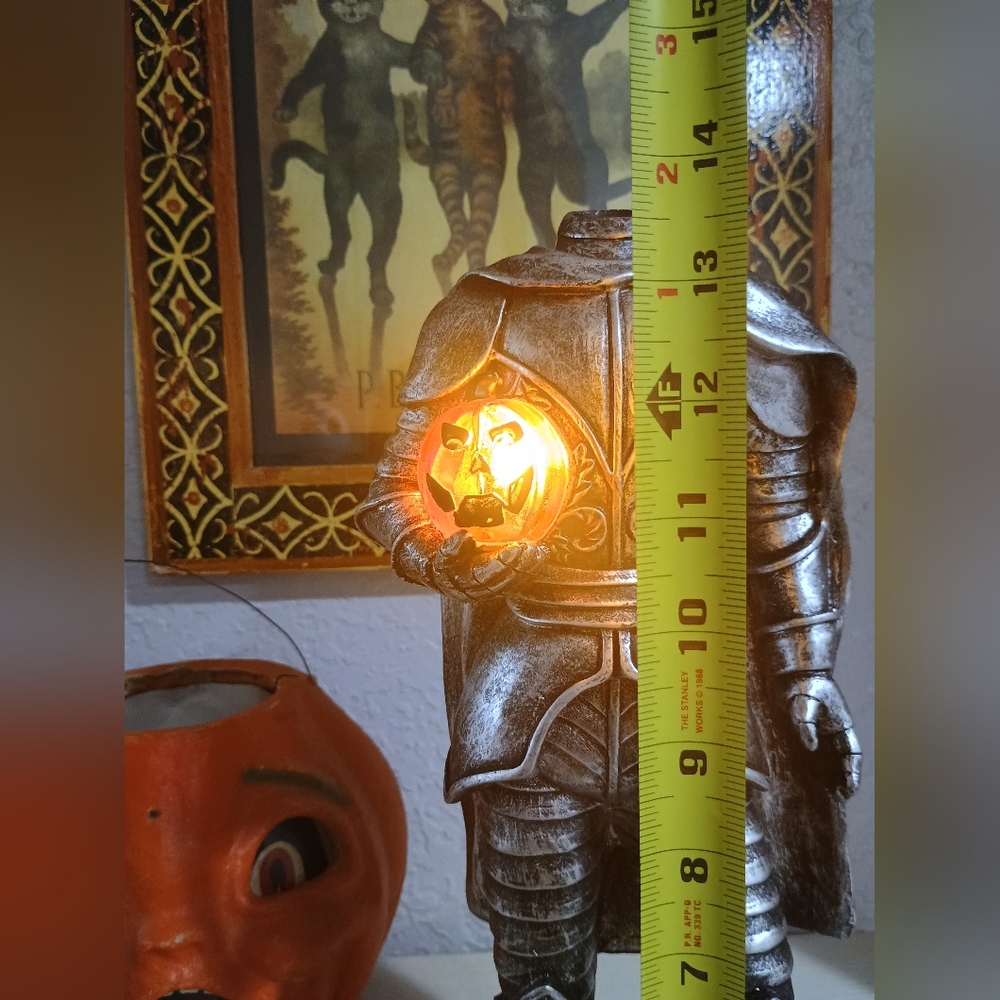 Martha Stewart Headless Horseman LED Pumpkin Statue Halloween Figure NWT - Picture 4 of 6